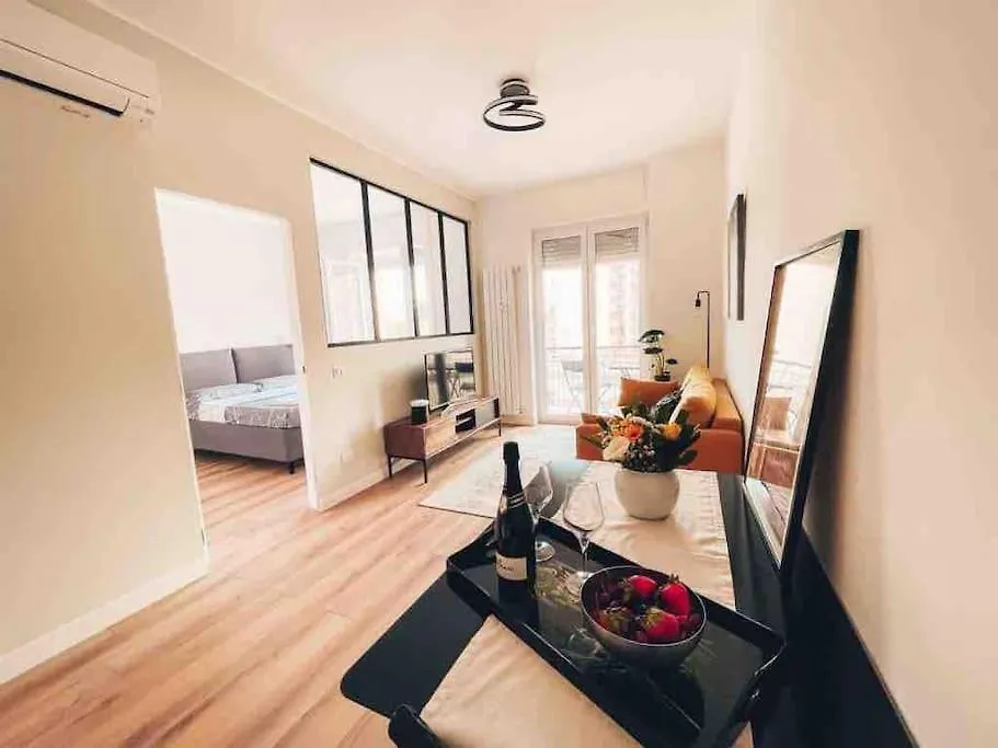 Design Apartment Recently Renovated ميلان