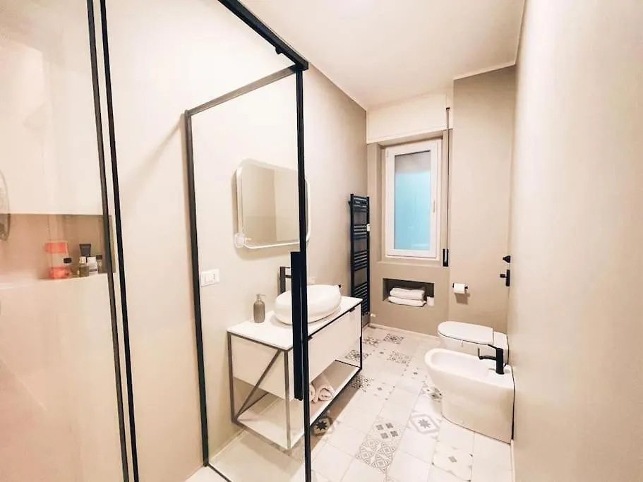 Design Apartment Recently Renovated ميلان